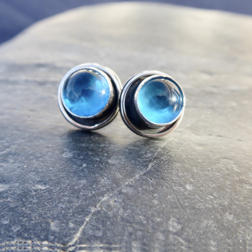 AzureGlassStuds_Dec2025